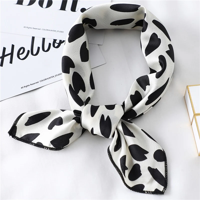 Foulard Chic et Original Femme Carré  | La Parisienne - Image 3