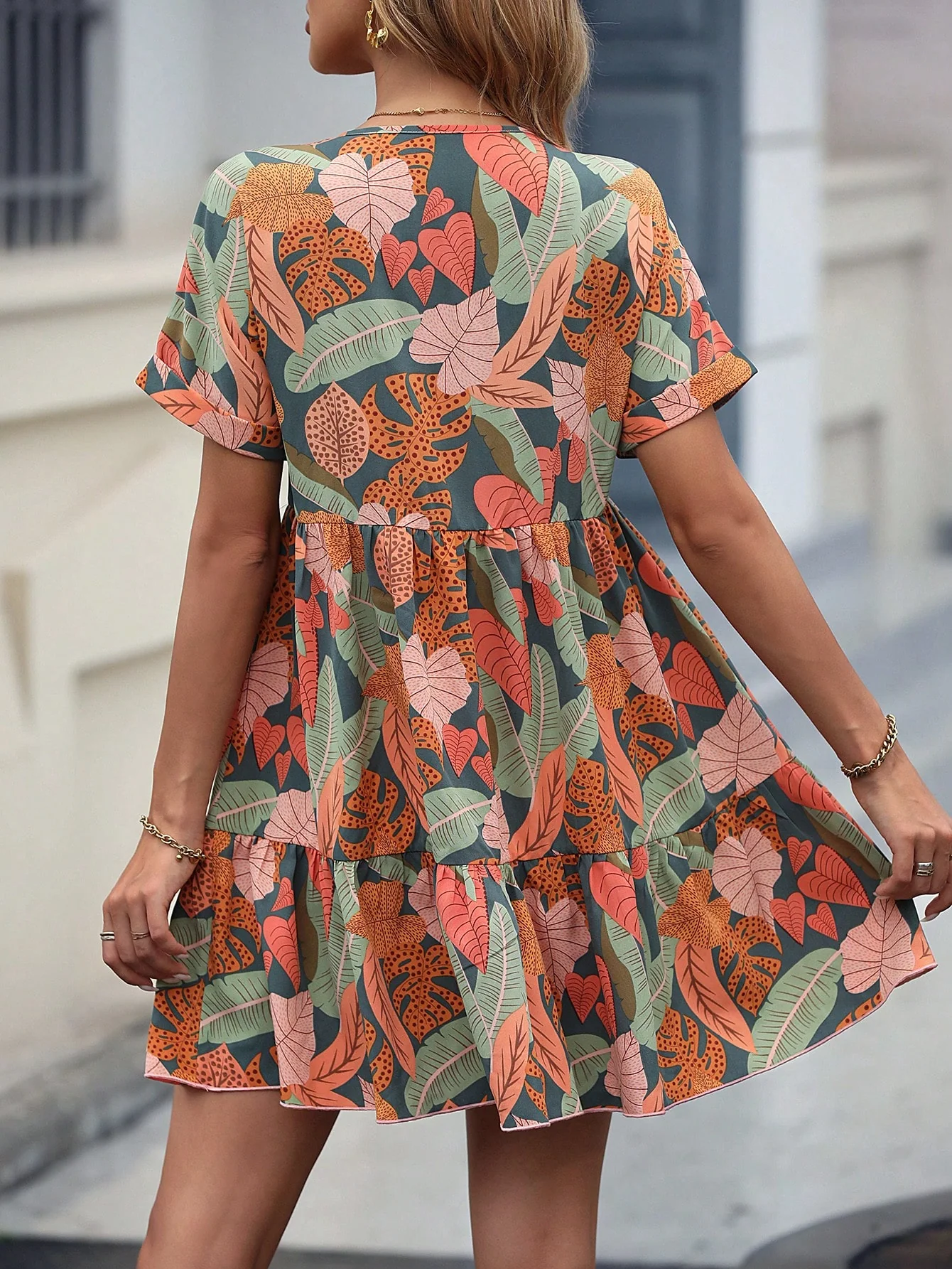 Robe Courte Tropicale à Volants | La Parisienne - Image 3