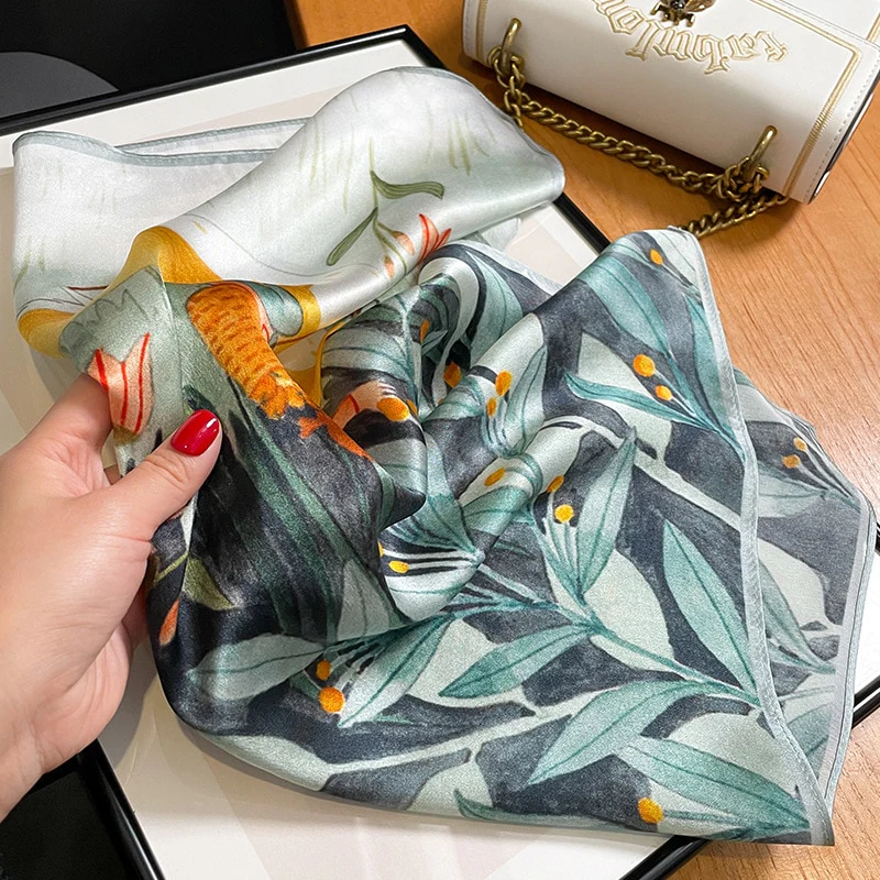 Carré 100% Soie Décoration Floral Femme | La Parisienne - Image 3