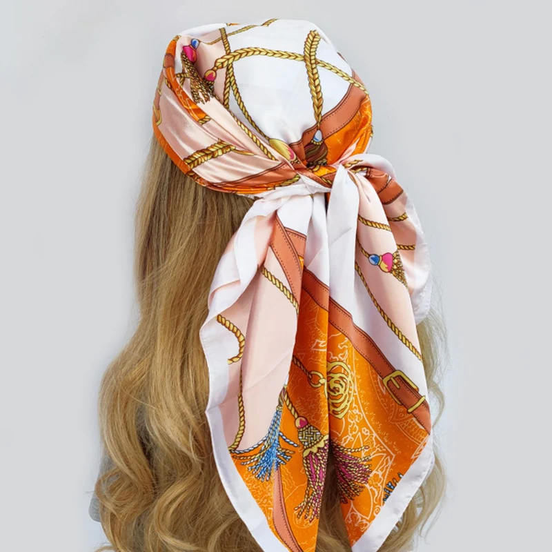 Foulard Carré Sophistiqué Femme Décoration Chaine | La Parisienne - Image 3