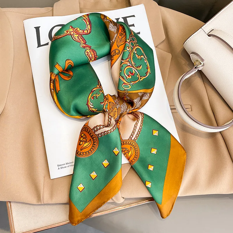 Foulard Carré Chic | La Parisienne - Image 2