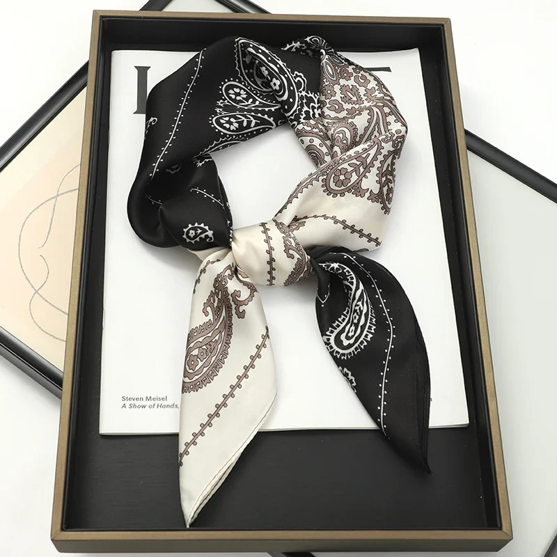 Foulard Carré Chic | La Parisienne - Image 2