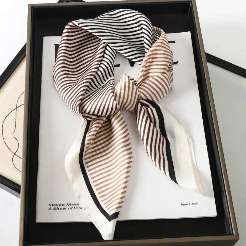 Foulard Carré Chic | La Parisienne - Image 2