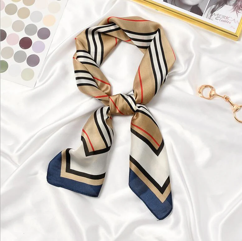 Foulard Carré Sophistiqué Femme | La Parisienne - Image 2