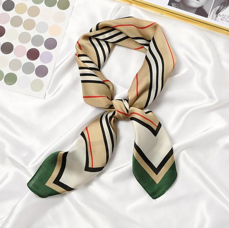 Foulard Carré Sophistiqué Femme | La Parisienne - Image 3