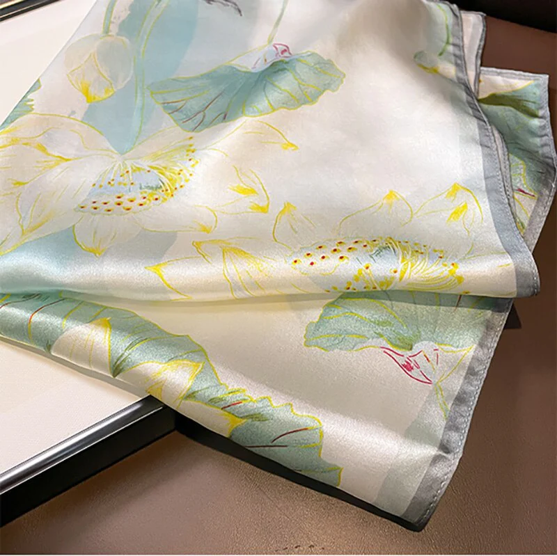 Carré 100% Soie Décoration Fleur Femme | La Parisienne - Image 5