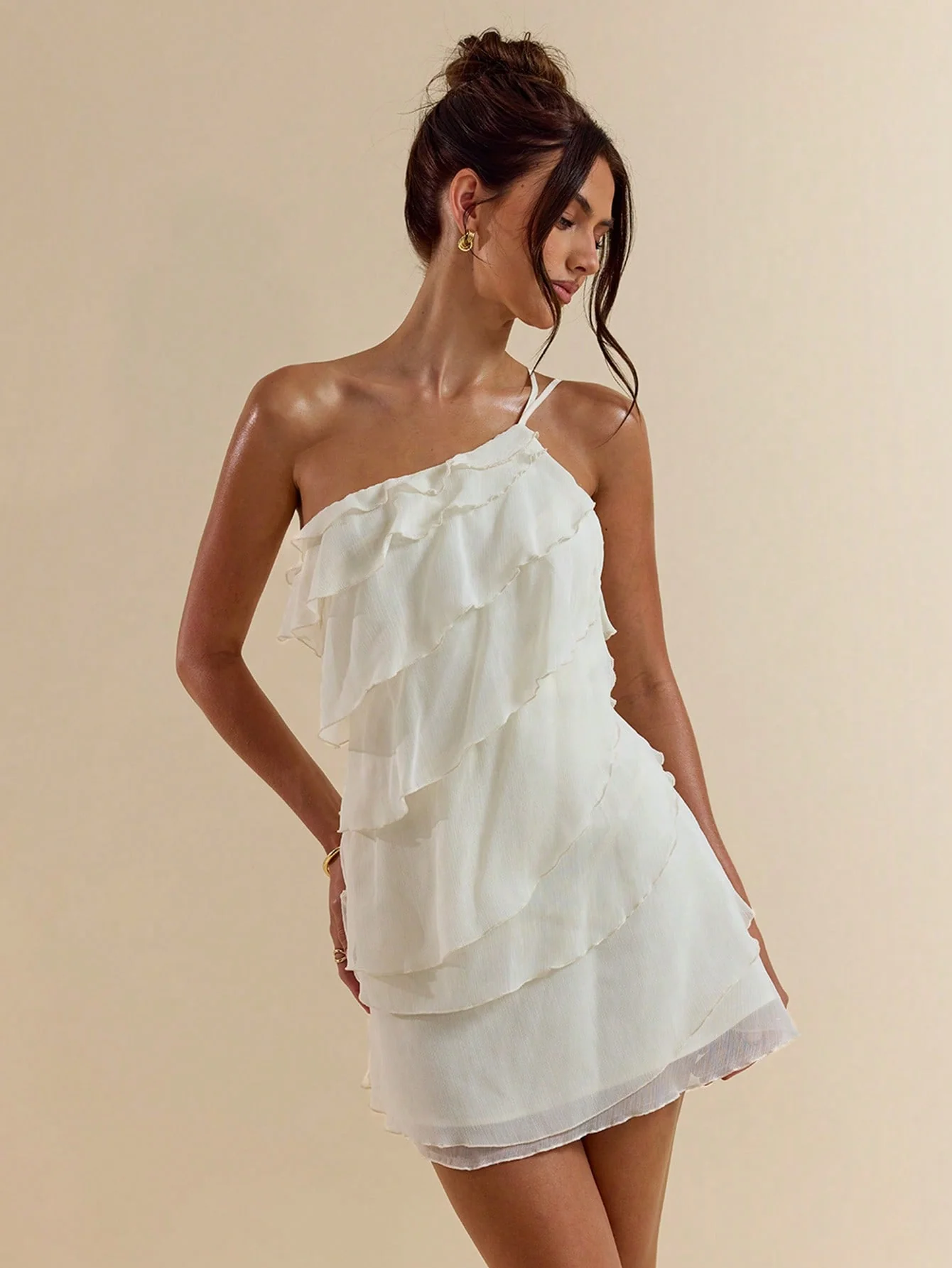 Robe Mini à Volants Asymétrique Dos-nu | La Parisienne - Image 6